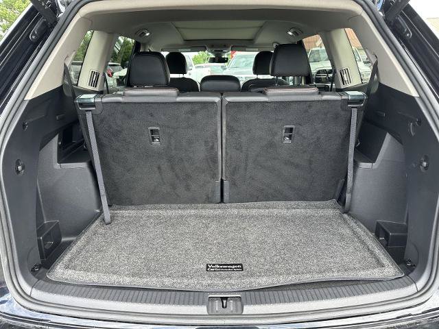 Used 2024 Volkswagen Atlas Peak Edition SE AWD/4WD image 12