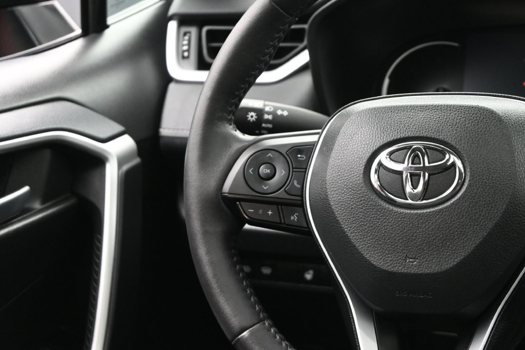Used 2025 Toyota RAV4 XLE w/ Convenience Package AWD/4WD image 21
