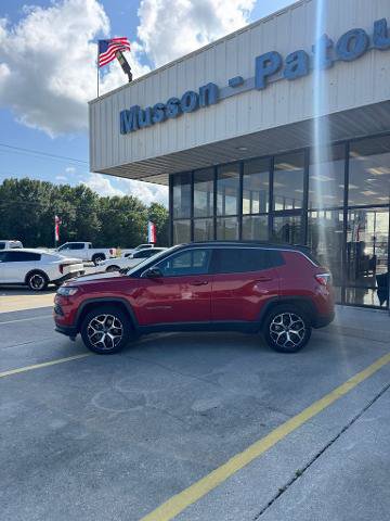Used 2025 Jeep Compass Limited AWD/4WD image 3