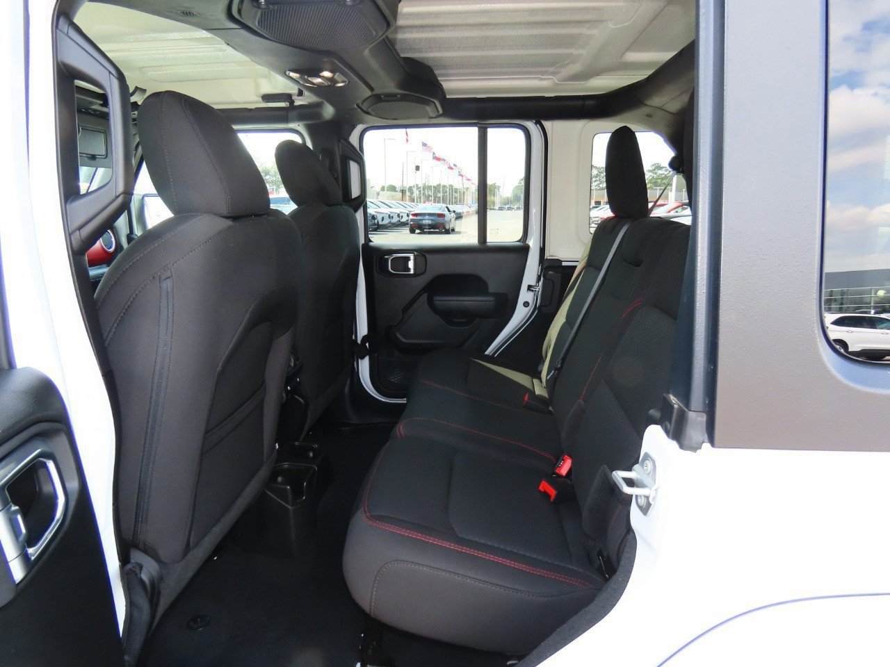 Used 2023 Jeep Wrangler Unlimited Rubicon w/ Steel Bumper Group image 21