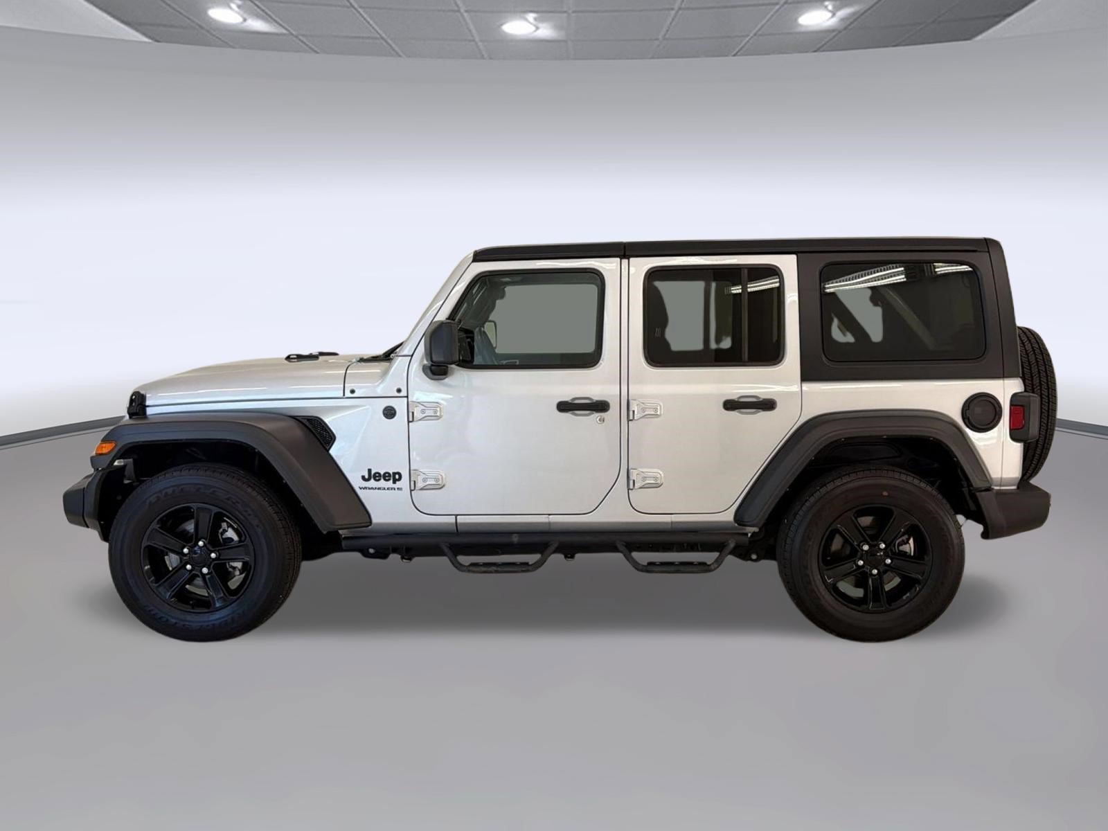 Used 2023 Jeep Wrangler Unlimited Sport AWD/4WD image 2