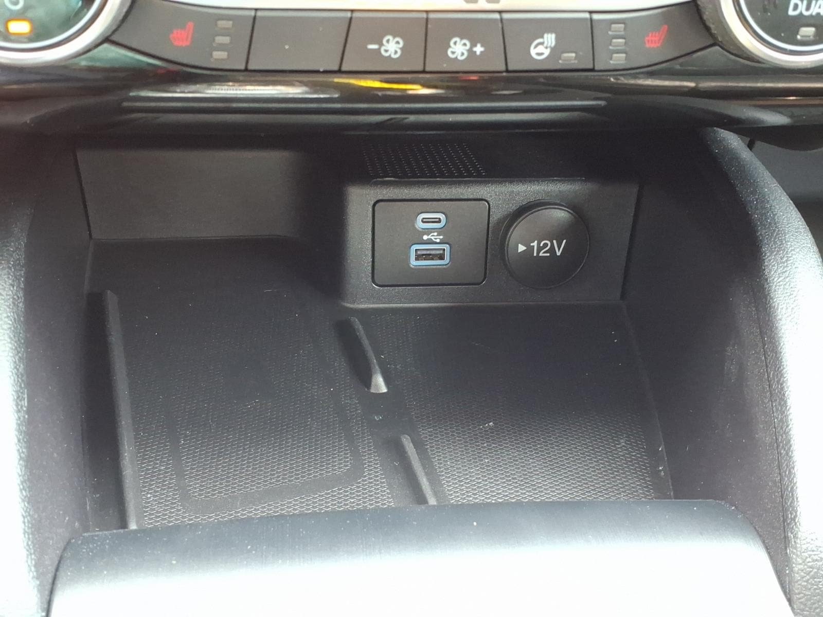 Certified 2022 Ford Escape SEL w/ Technology Package AWD/4WD image 26