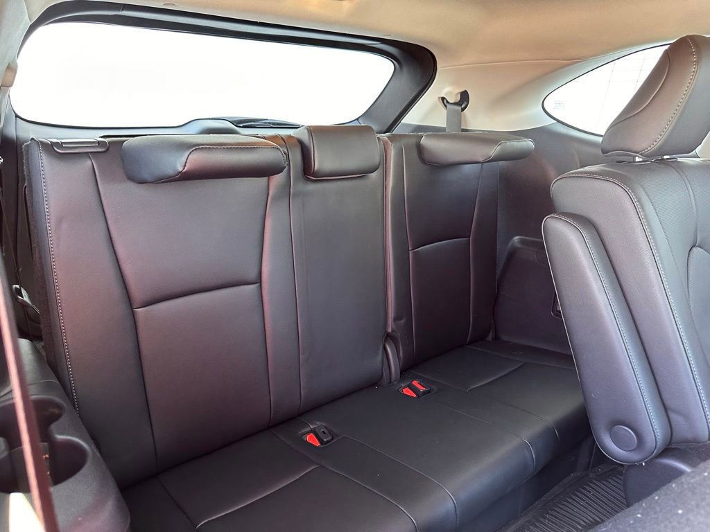 Used 2024 Toyota Highlander Limited AWD/4WD image 18