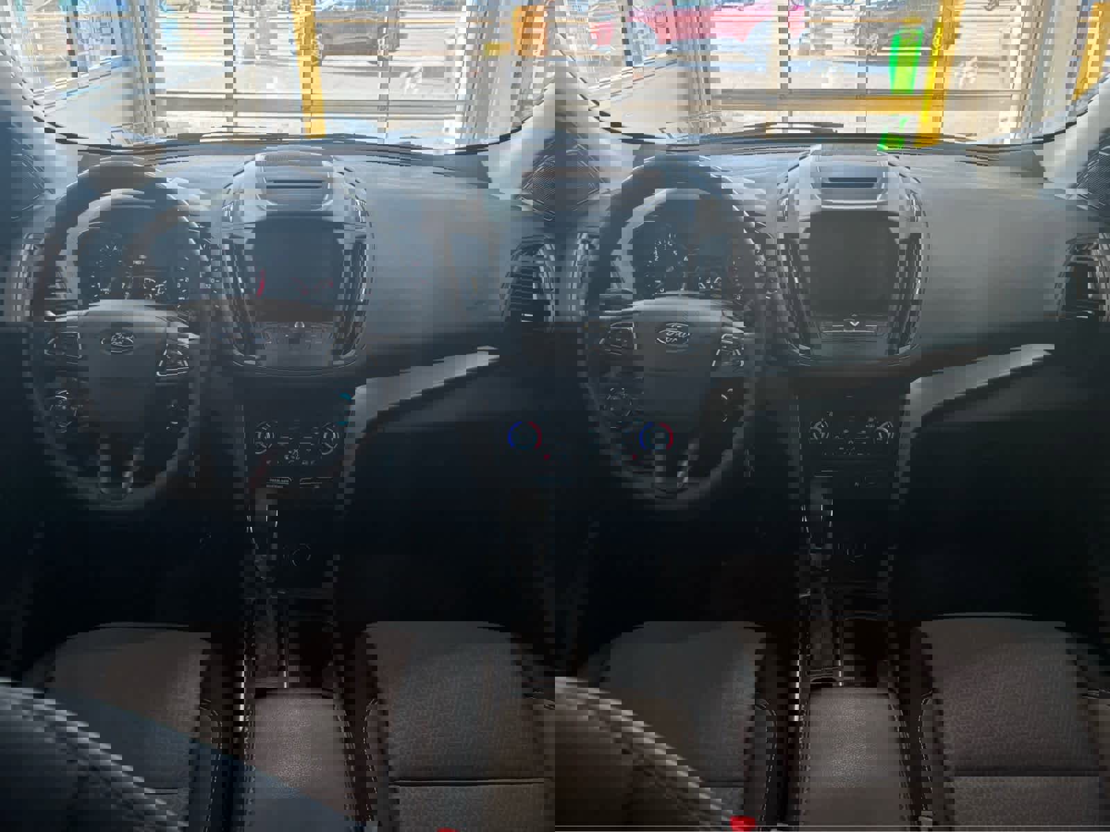 Certified 2018 Ford Escape SE w/ SE Sync 3 Package image 5