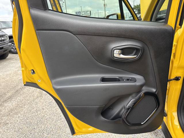 Used 2018 Jeep Renegade Altitude w/ Popular Equipment Group FWD image 27