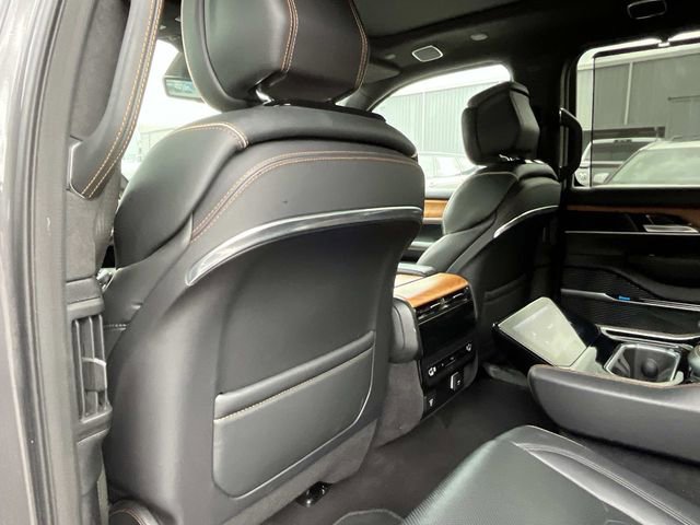 Used 2024 Jeep Grand Wagoneer L Series III AWD/4WD image 25