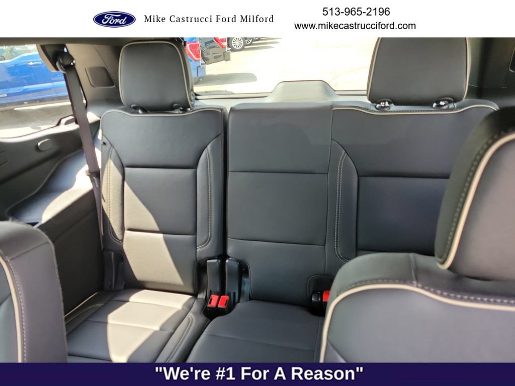 Used 2025 Chevrolet Tahoe Premier AWD/4WD image 24