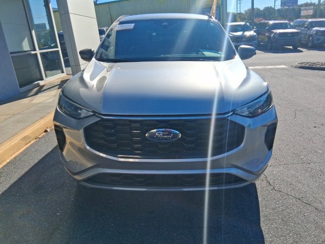 Certified 2024 Ford Escape ST-Line w/ Cold Weather Package FWD image 3