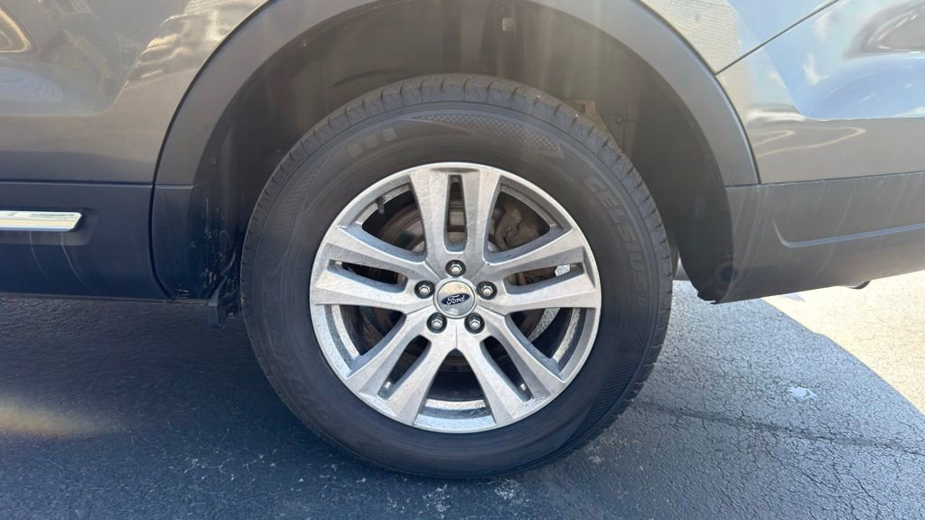 Certified 2019 Ford Explorer XLT w/ Equipment Group 201A AWD/4WD image 8