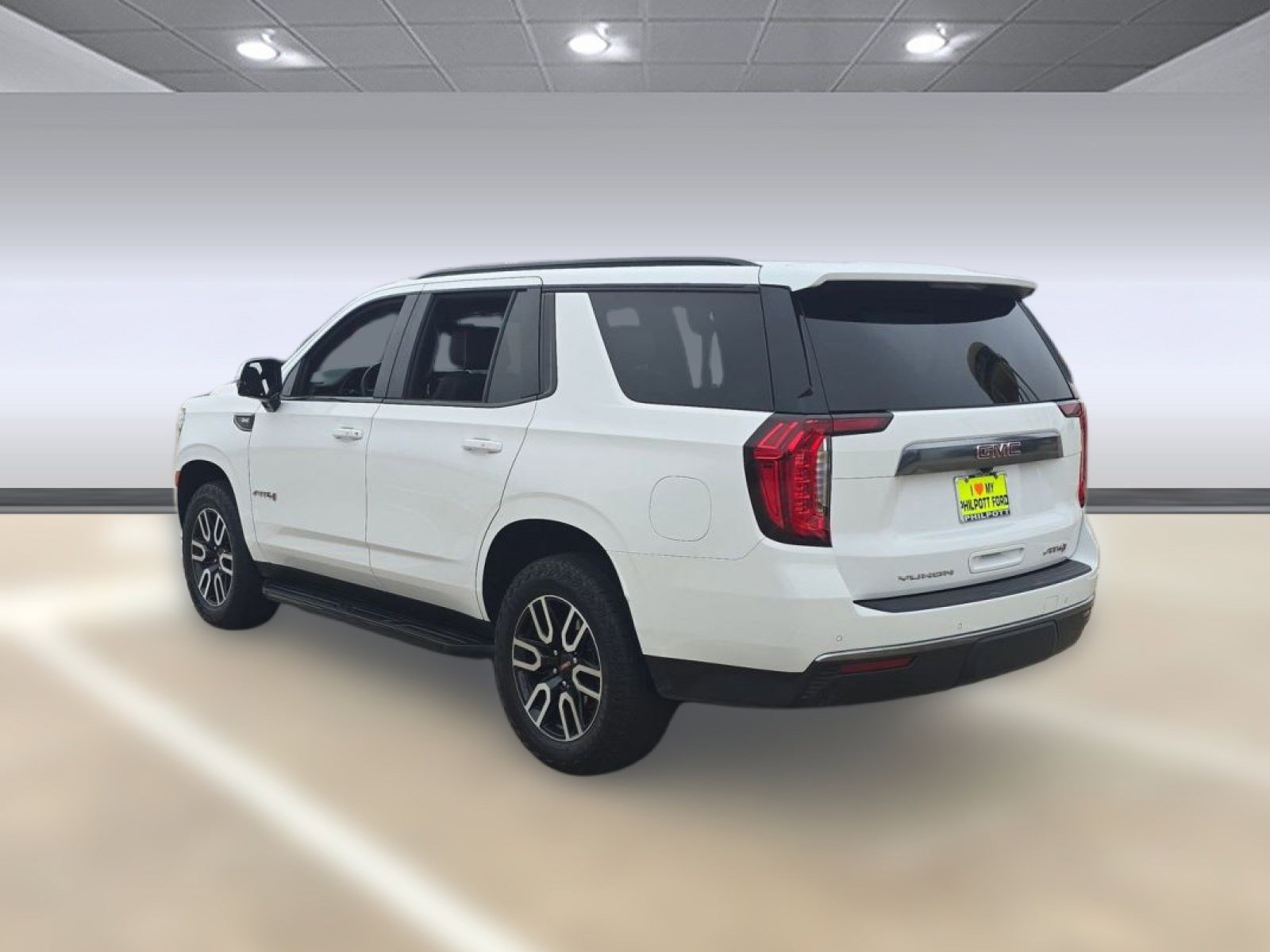 Used 2024 GMC Yukon AT4 w/ Technology Package image 3