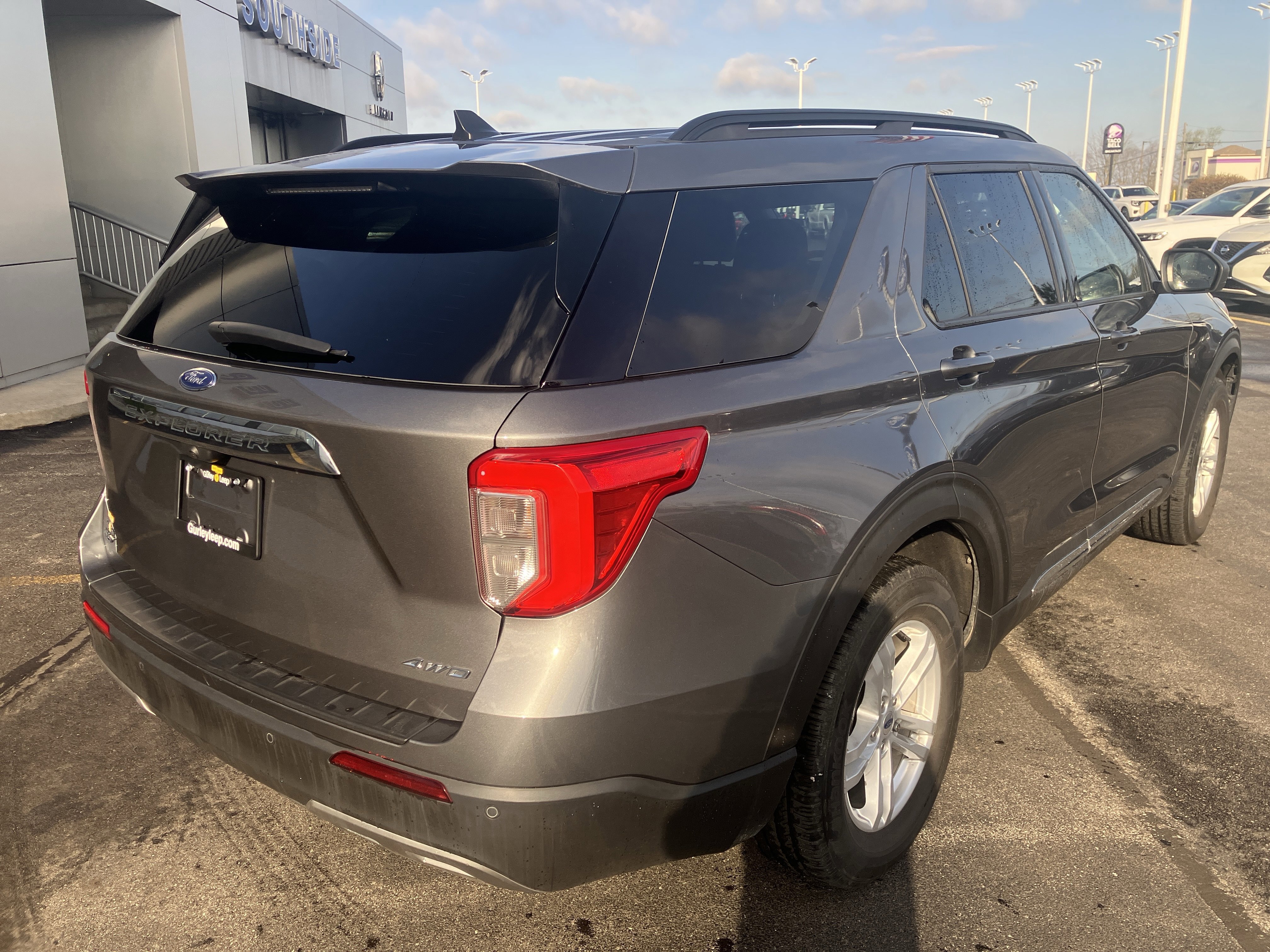 Certified 2023 Ford Explorer XLT w/ Equipment Group 202A AWD/4WD image 5