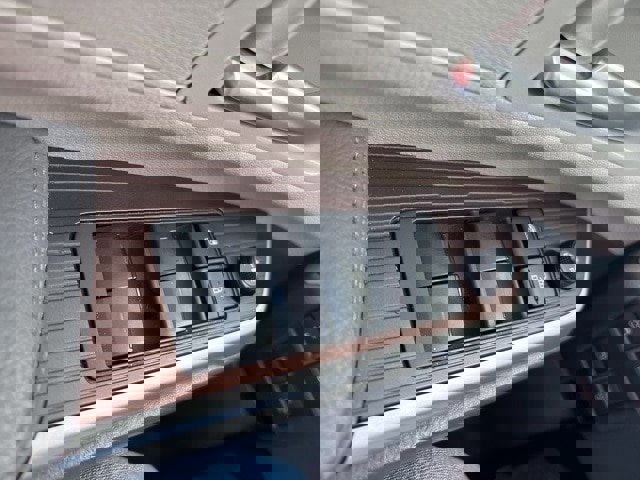 Used 2024 Toyota Sienna XLE image 23