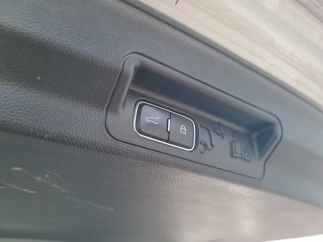 Certified 2023 Ford Explorer XLT RWD image 26