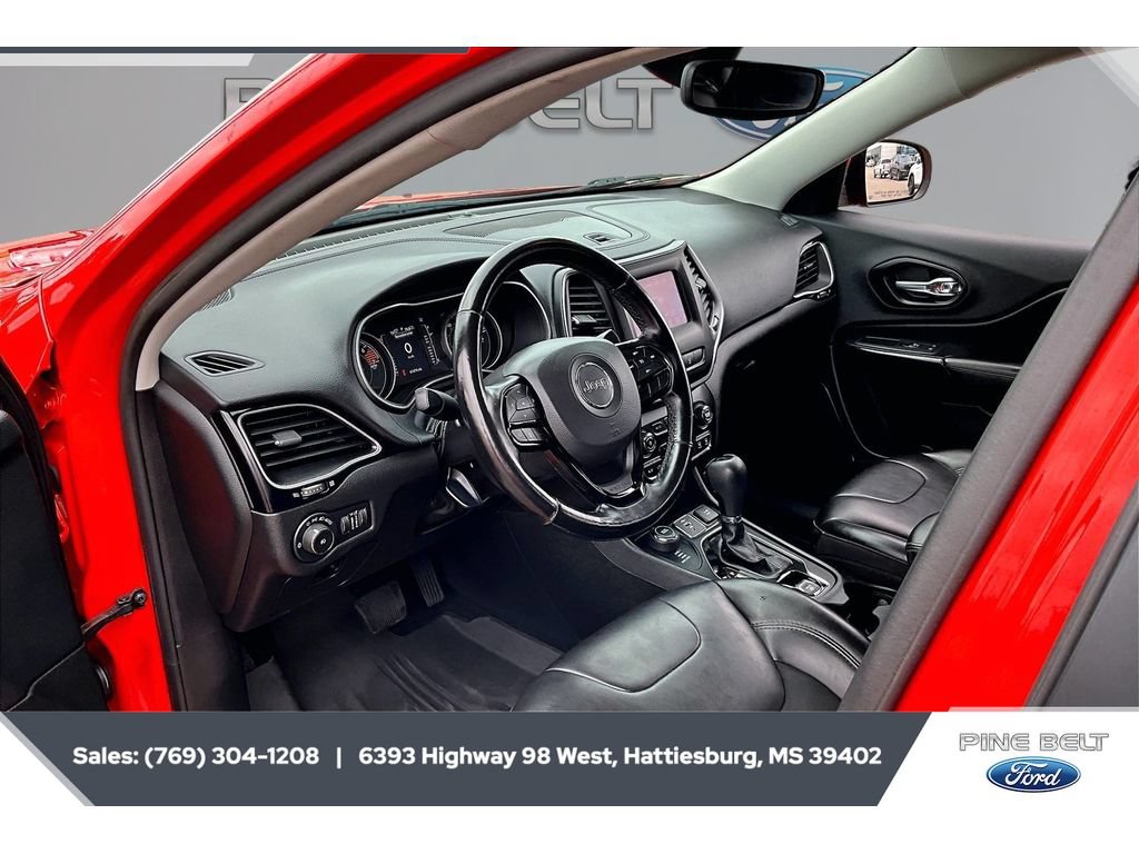 Used 2021 Jeep Cherokee Latitude Plus AWD/4WD image 11