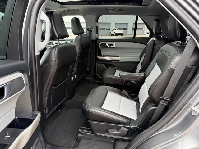 Certified 2022 Ford Explorer XLT w/ Equipment Group 202A image 15