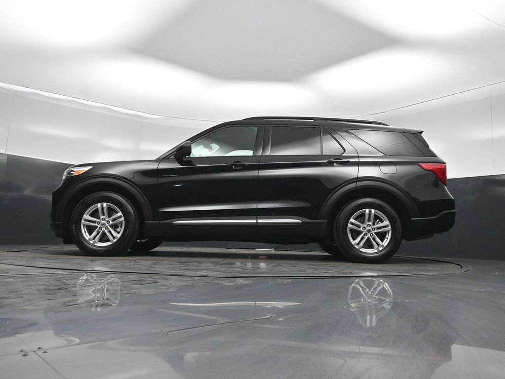 Certified 2023 Ford Explorer XLT w/ Equipment Group 202A RWD image 7