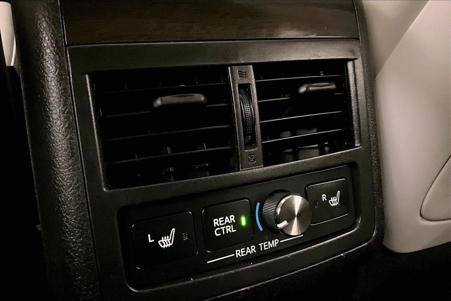 Used 2017 Toyota Avalon Limited w/ All Weather Liner Package image 32