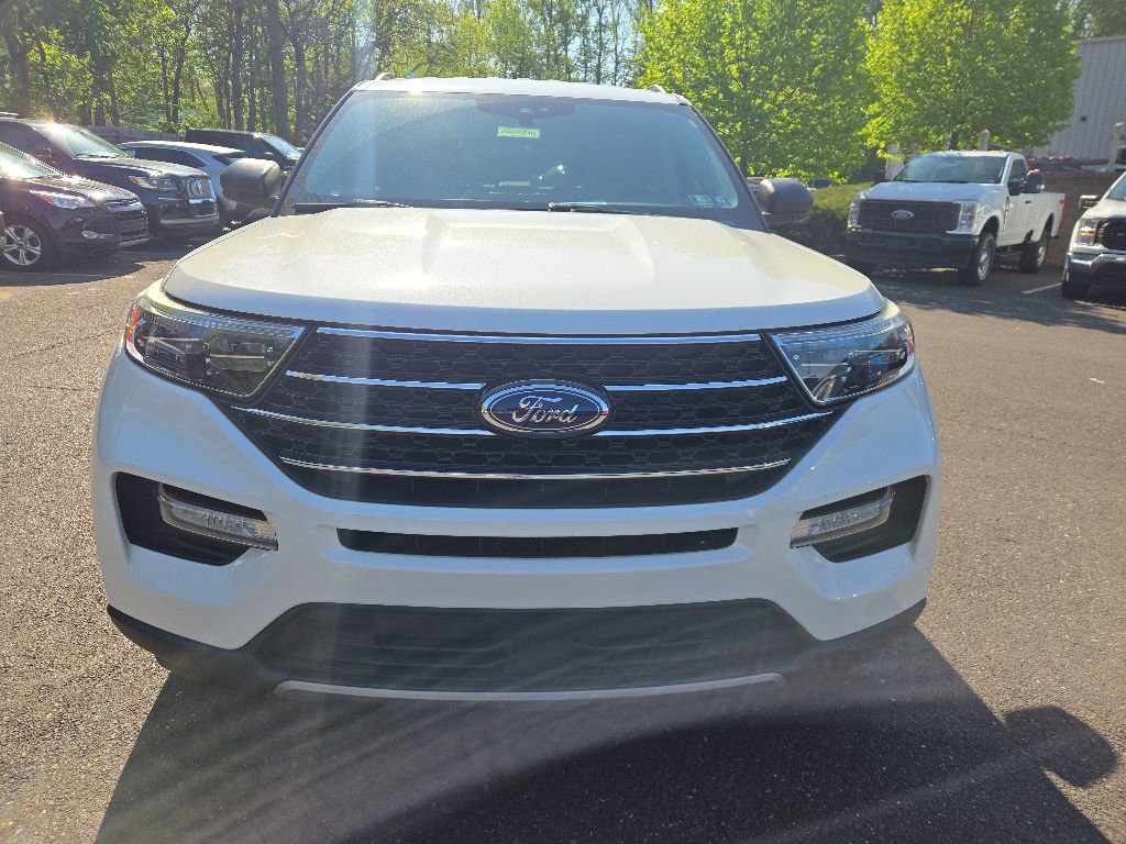 Certified 2020 Ford Explorer XLT w/ Equipment Group 202A AWD/4WD image 2