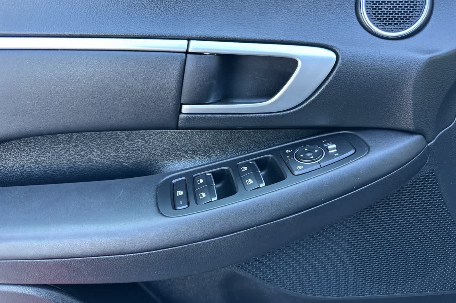 Used 2025 Hyundai Sonata SEL FWD image 12