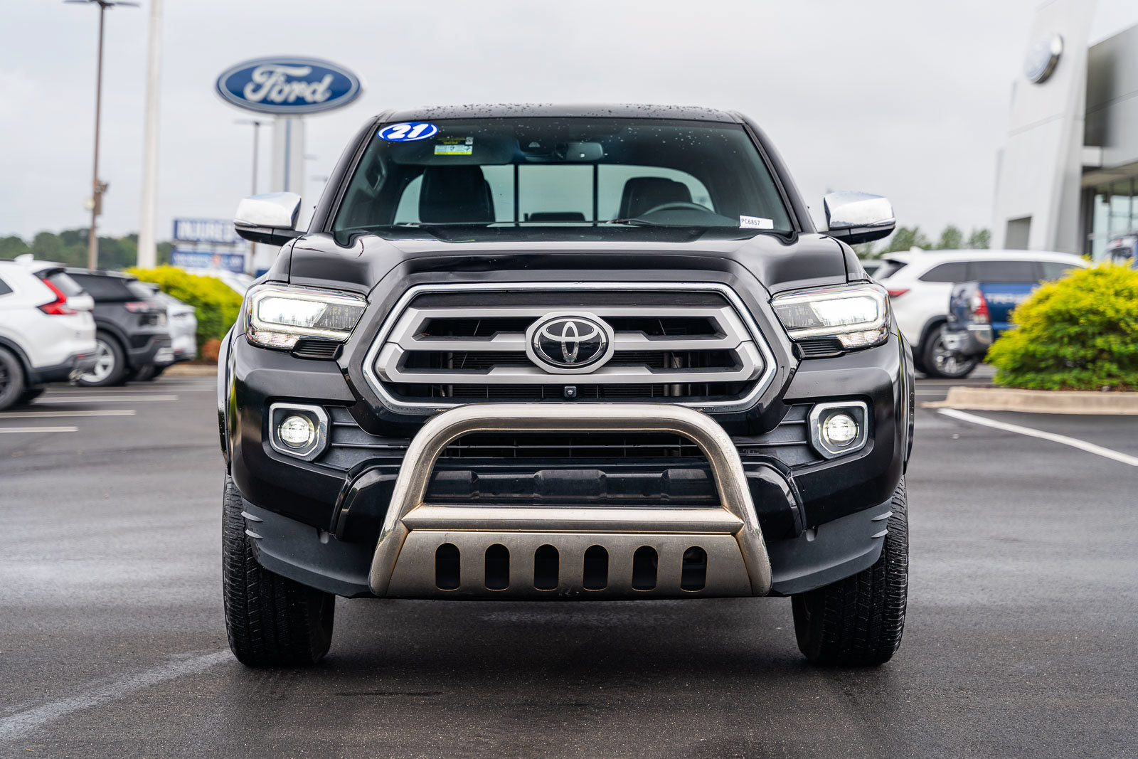 Used 2021 Toyota Tacoma Limited RWD image 2
