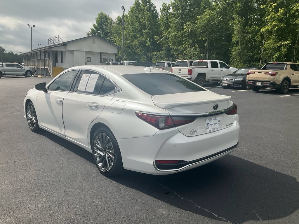 Used 2024 Lexus ES 300h w/ Technology Package FWD image 7
