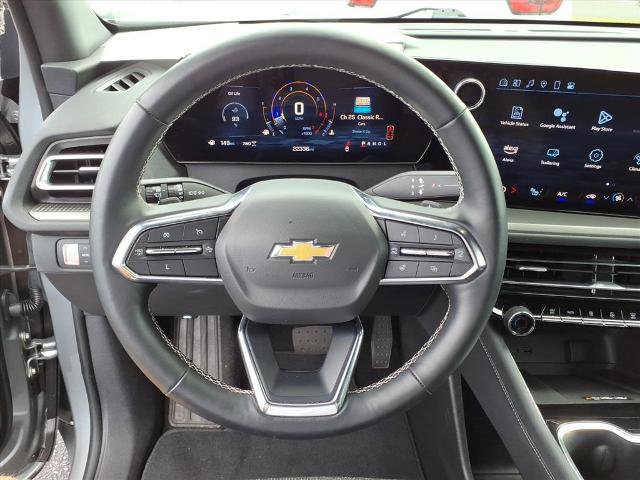 Used 2025 Chevrolet Traverse LT image 24