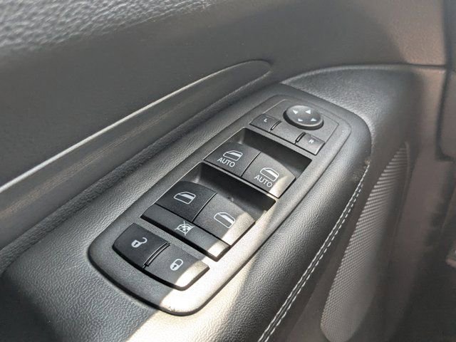 Used 2022 Dodge Durango SXT w/ Blacktop Package RWD image 25