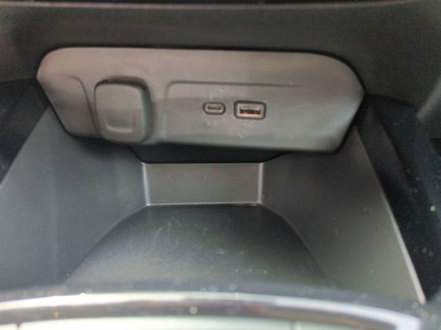 Used 2025 Chevrolet Trax LT w/ LT Convenience Package image 27