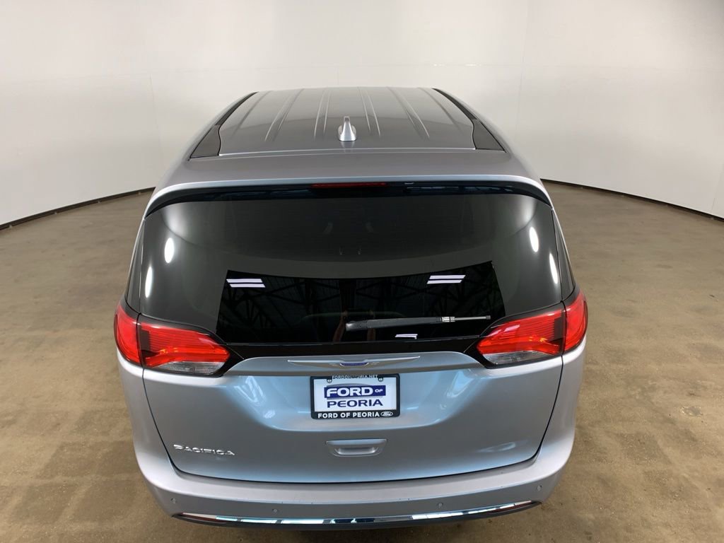 Used 2020 Chrysler Pacifica Touring w/ Advanced Safetytec Group FWD image 11