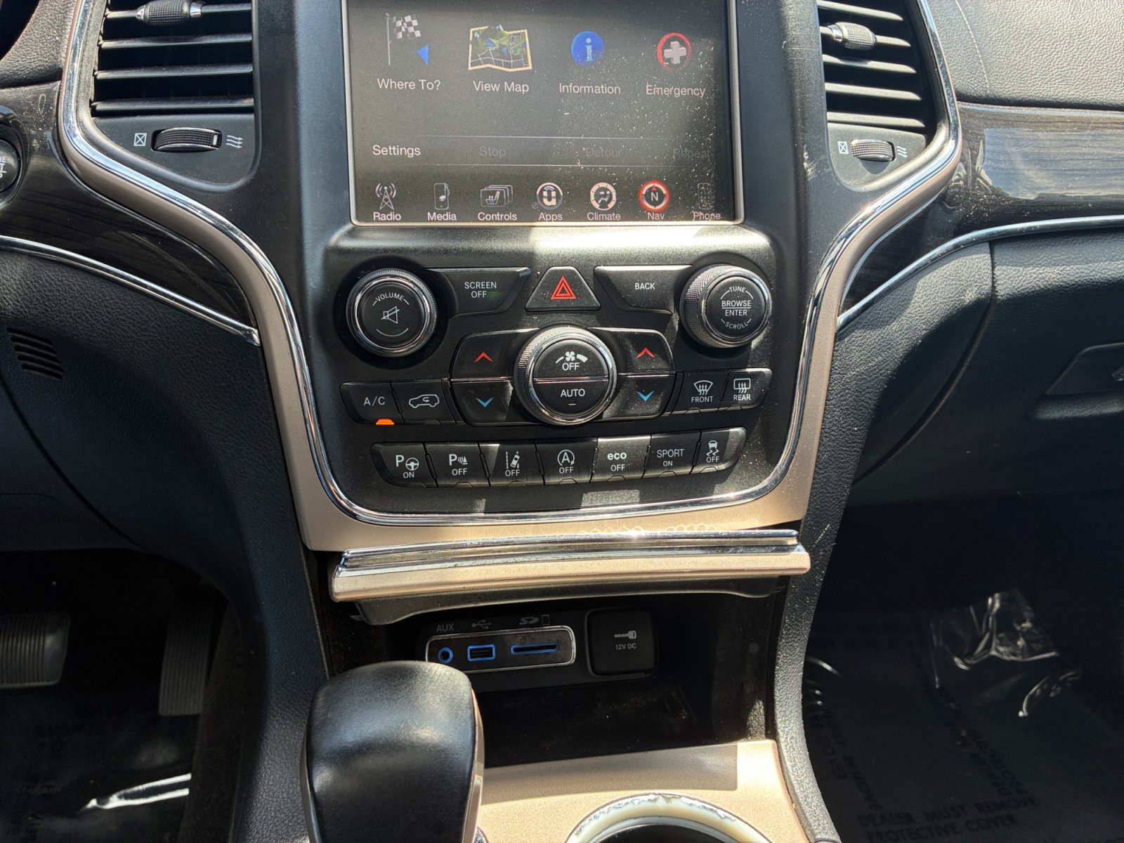 Used 2017 Jeep Grand Cherokee Overland w/ Jeep Active Safety Group AWD/4WD image 30