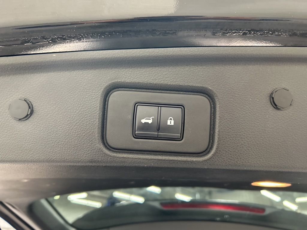 Used 2024 Nissan Pathfinder Platinum image 30