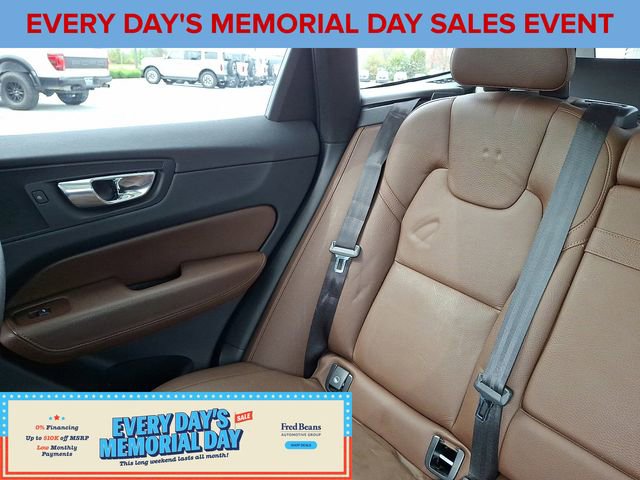 Used 2018 Volvo XC60 T6 Momentum w/ Advanced Package AWD/4WD image 18