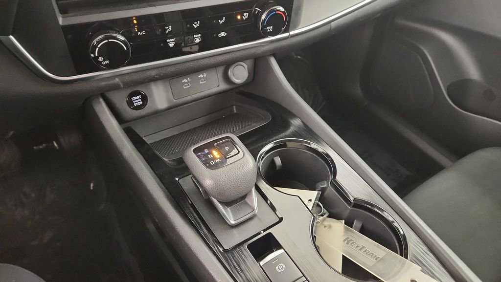 Used 2024 Nissan Rogue S AWD/4WD image 24