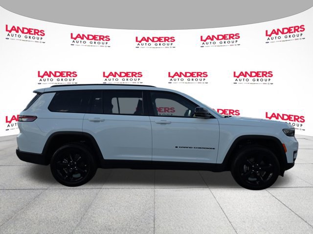 Used 2023 Jeep Grand Cherokee L Laredo AWD/4WD image 2