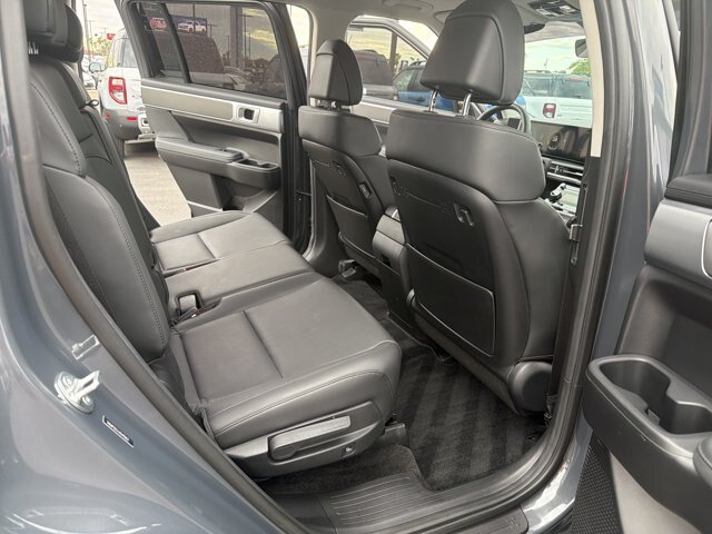Used 2025 Hyundai Santa Fe XRT AWD/4WD image 3