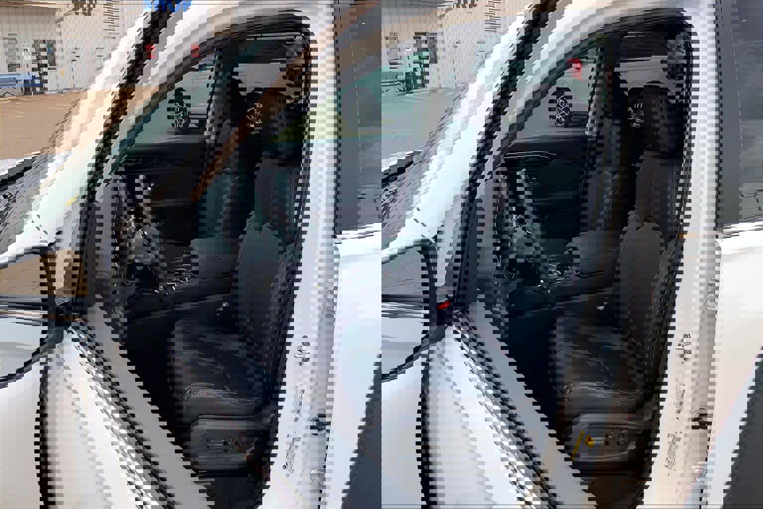 Used 2025 Honda Pilot EX-L image 10