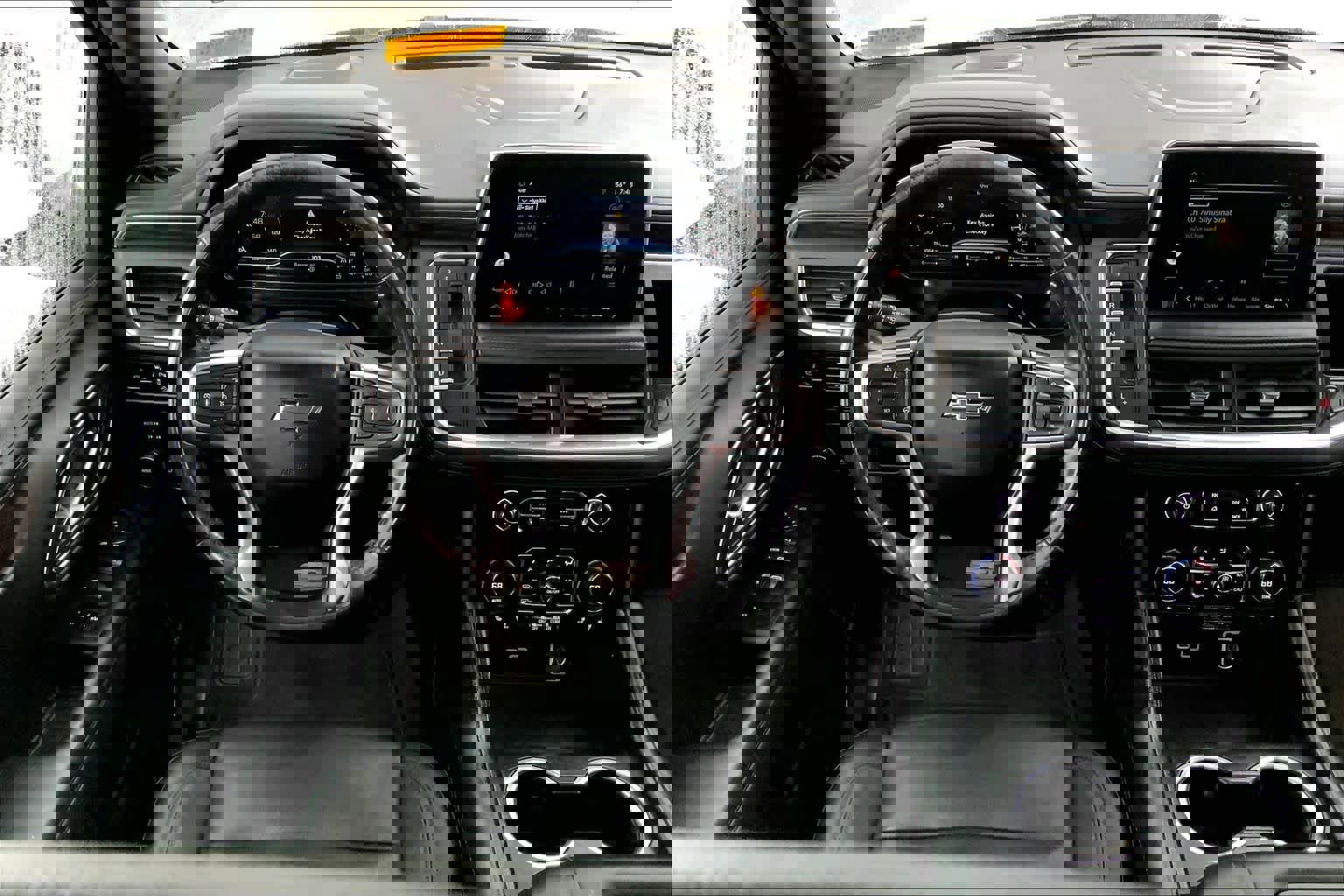 Used 2022 Chevrolet Suburban Z71 w/ Luxury Package image 5