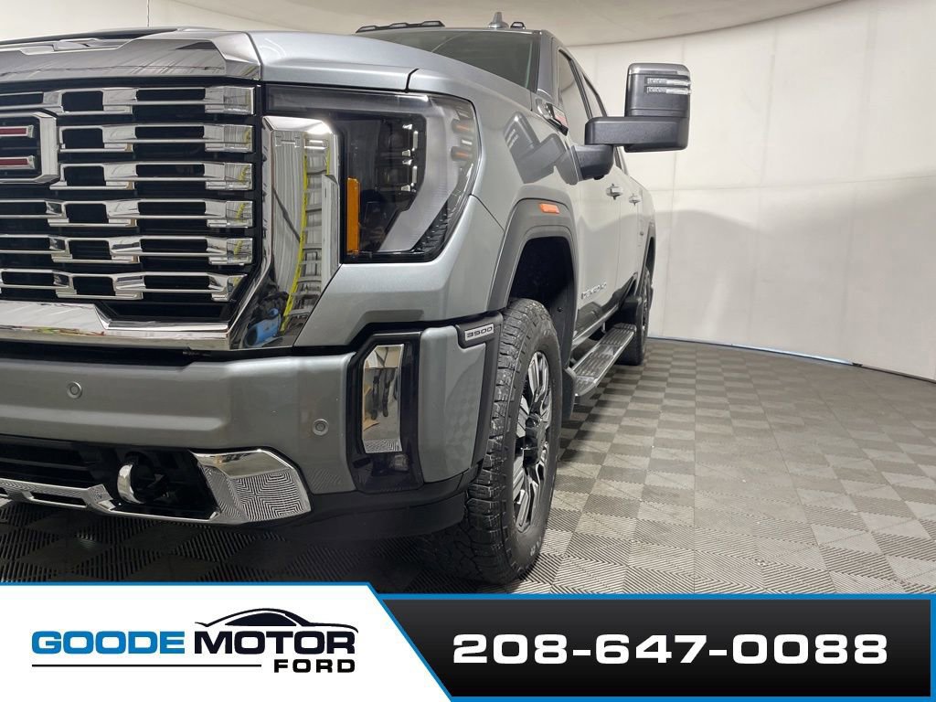 Used 2024 GMC Sierra 3500 Denali w/ Denali Reserve Package image 2