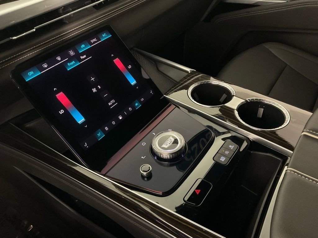 Used 2025 Cadillac Escalade Luxury image 19