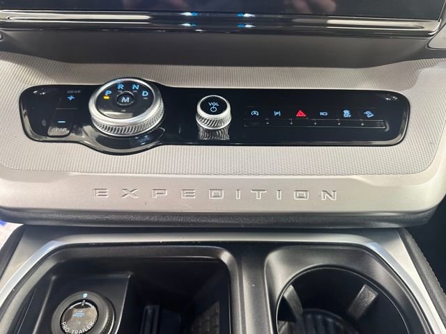 Certified 2025 Ford Expedition Active image 39