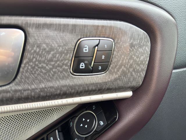 Certified 2025 Ford Explorer Platinum w/ LUX Leather Package image 17