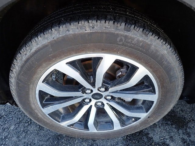 Certified 2025 Ford Explorer ST-Line image 9