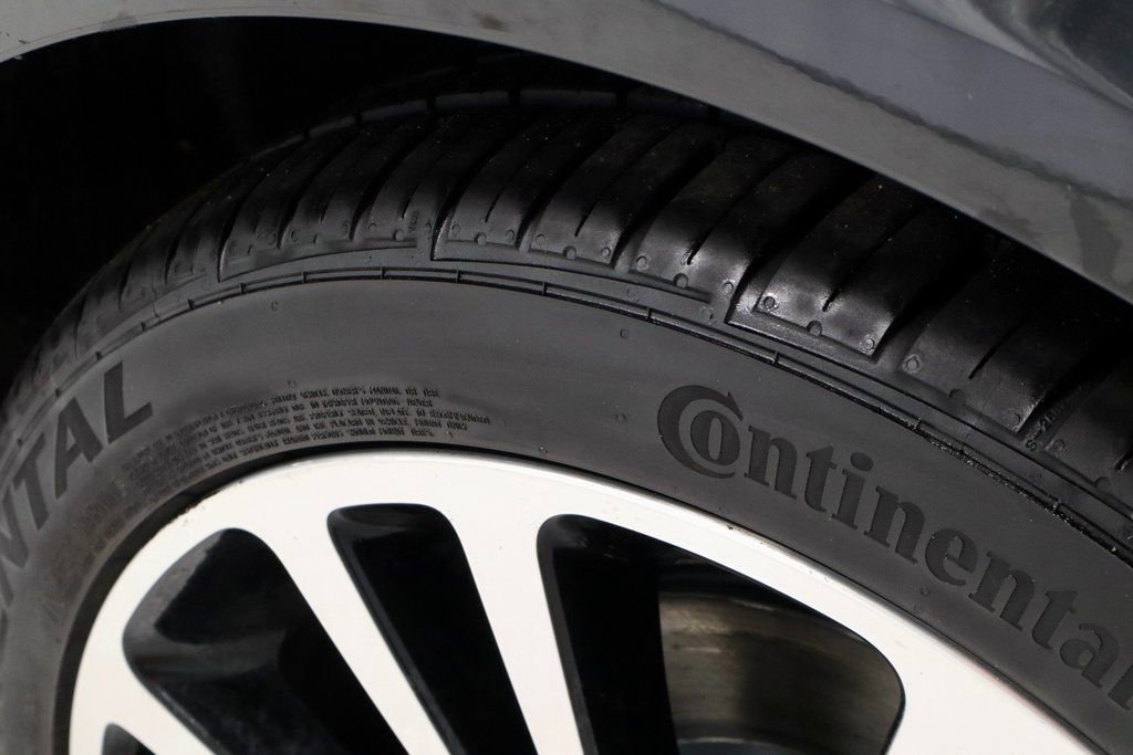 Used 2020 Jaguar XF Prestige image 19