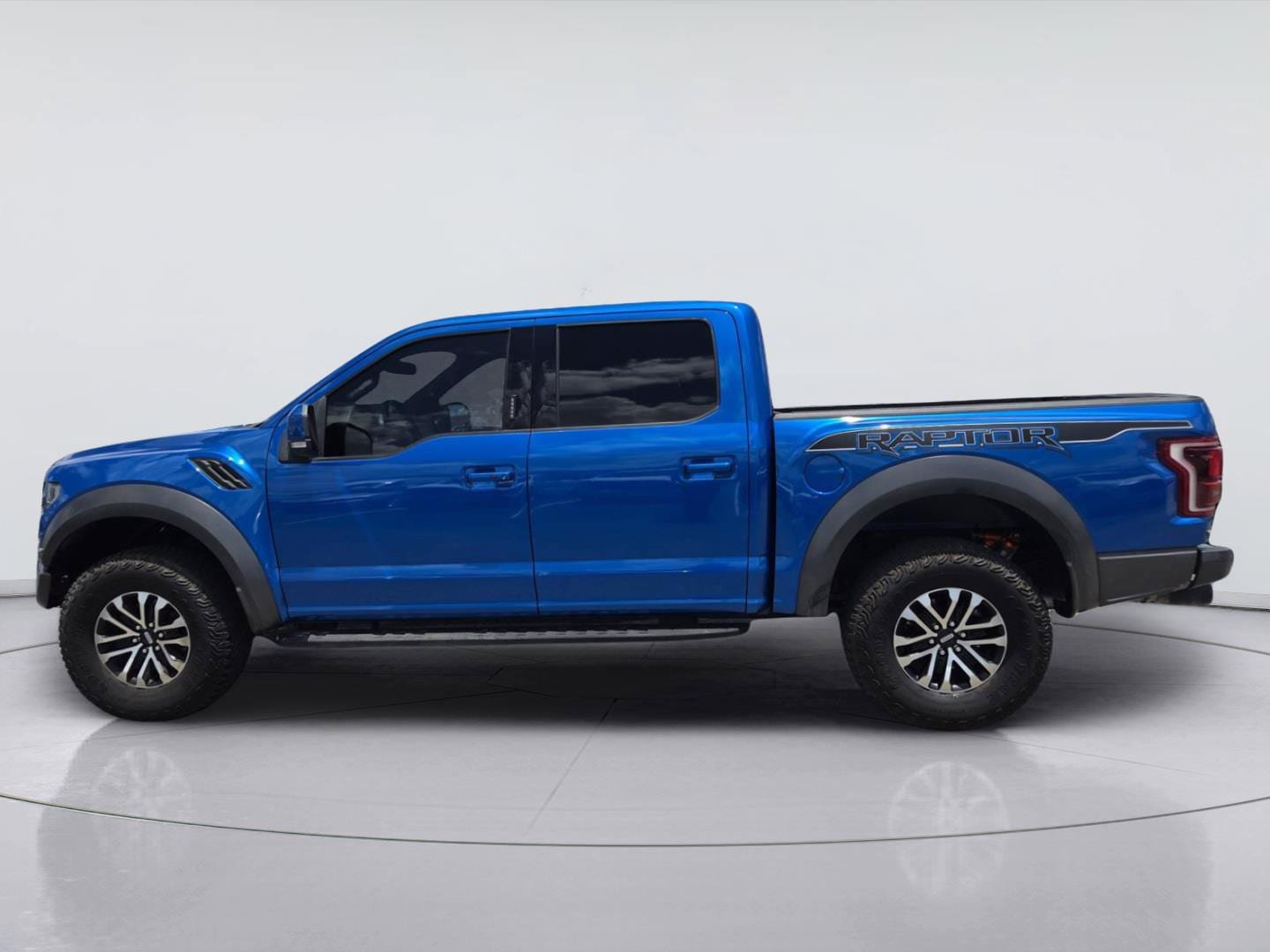 Certified 2019 Ford F150 Raptor w/ Equipment Group 802A Luxury AWD/4WD image 5