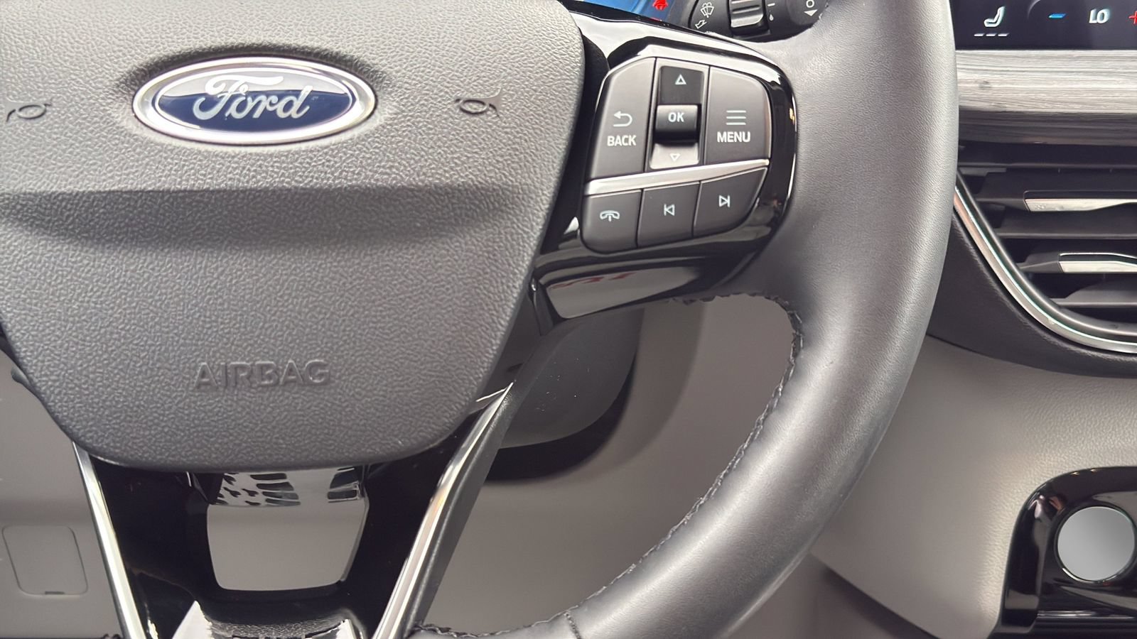 Certified 2023 Ford Escape Platinum w/ Premium Technology Package FWD image 12