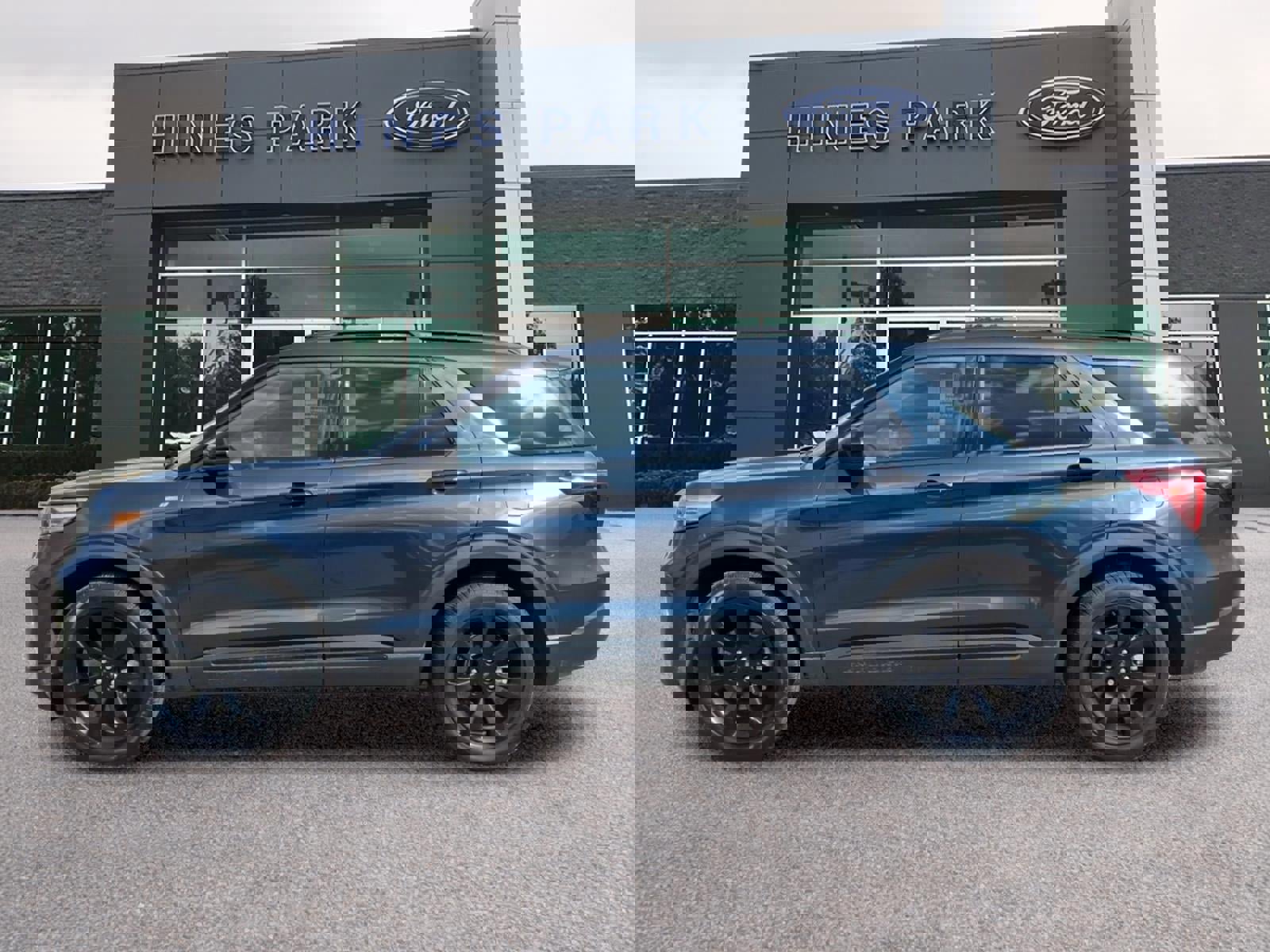 Certified 2024 Ford Explorer ST-Line w/ Class IV Trailer Tow Package image 2