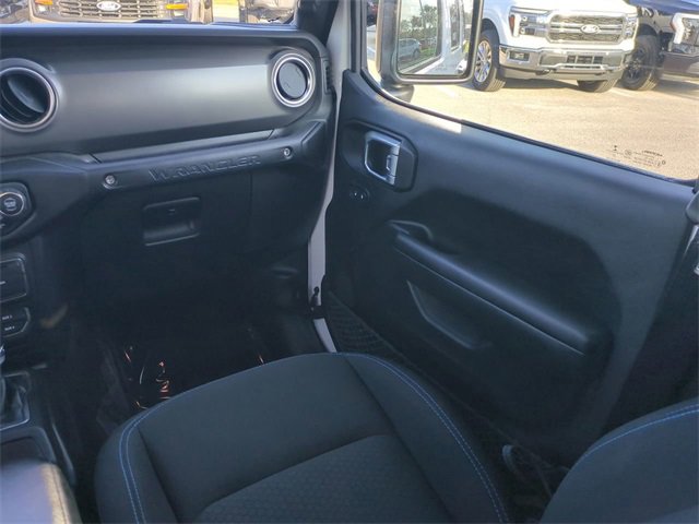 Used 2023 Jeep Wrangler Unlimited Rubicon 4xe w/ Steel Bumper Group image 16