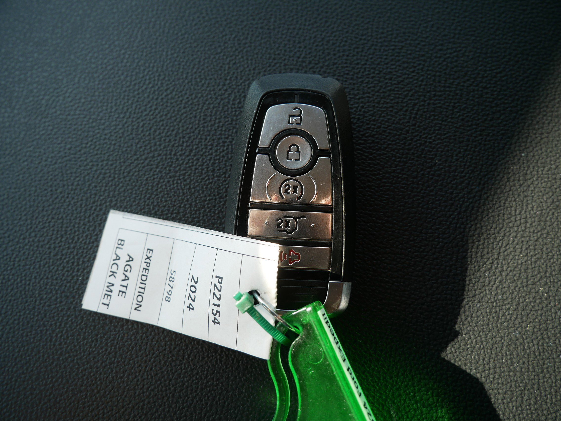 Certified 2024 Ford Expedition XLT image 32