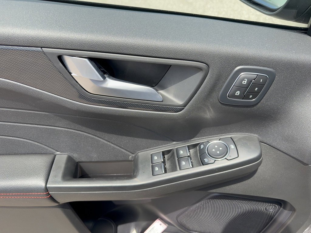 Certified 2023 Ford Escape ST-Line Elite image 9