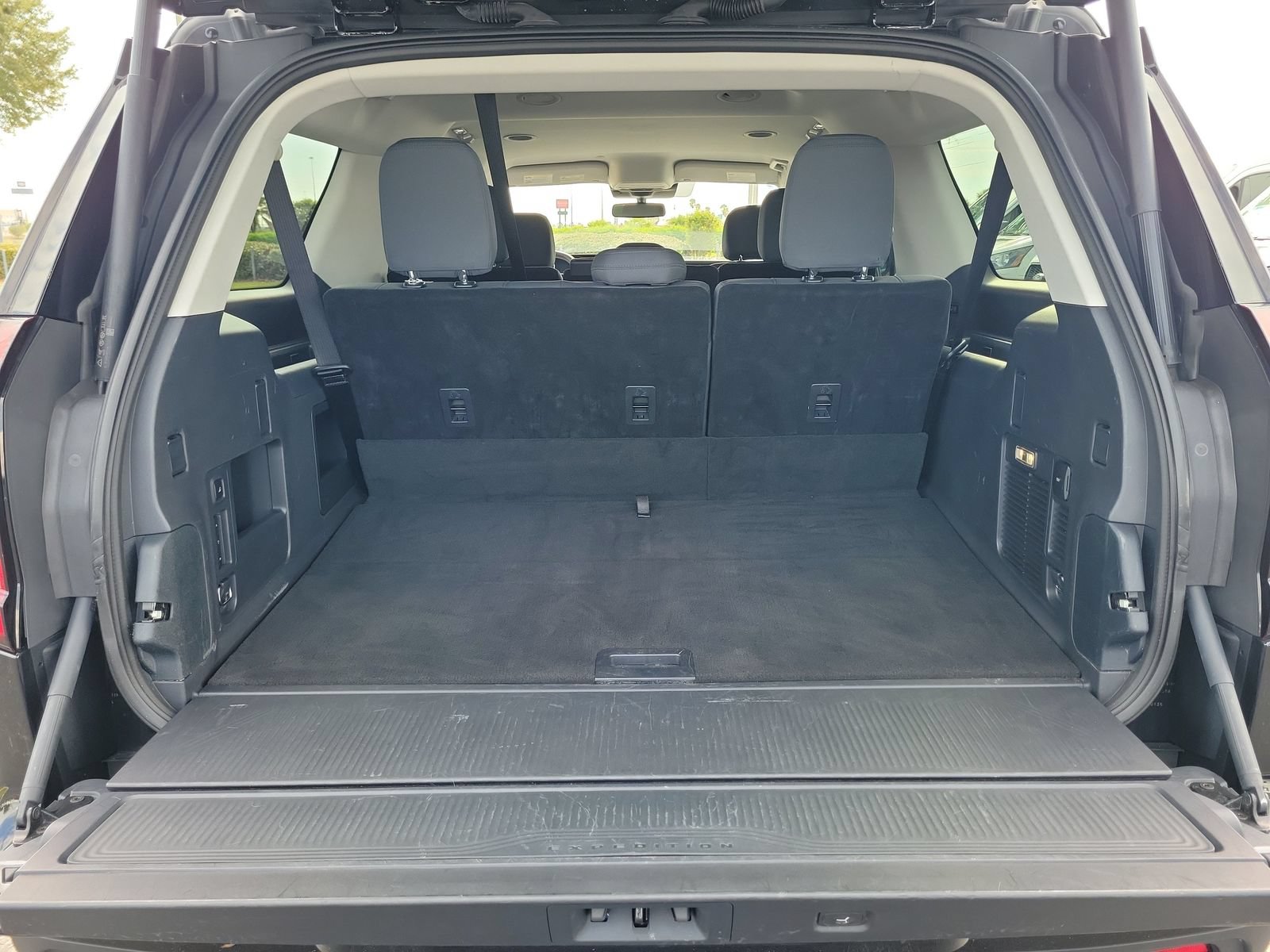 Certified 2025 Ford Expedition Max Active AWD/4WD image 8